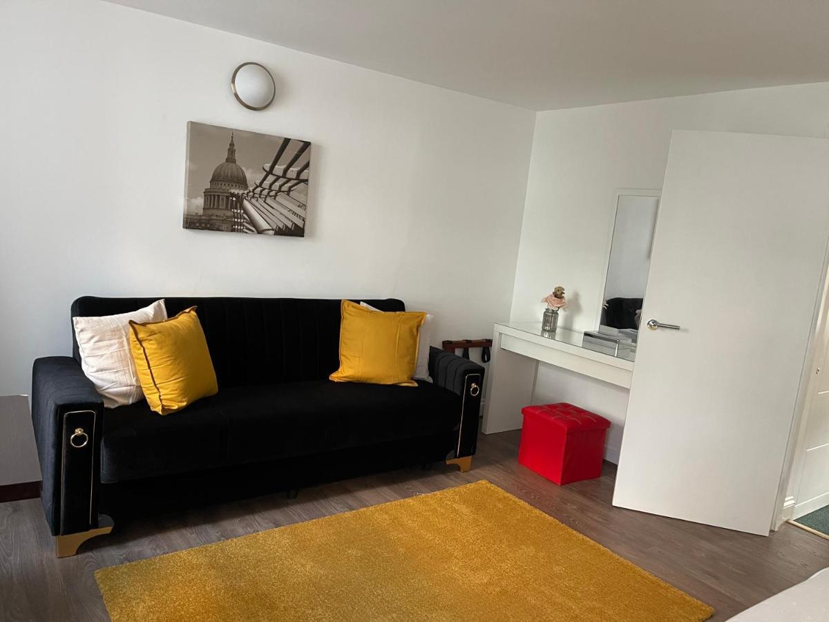 93 Charlotte Apartment London Exterior photo